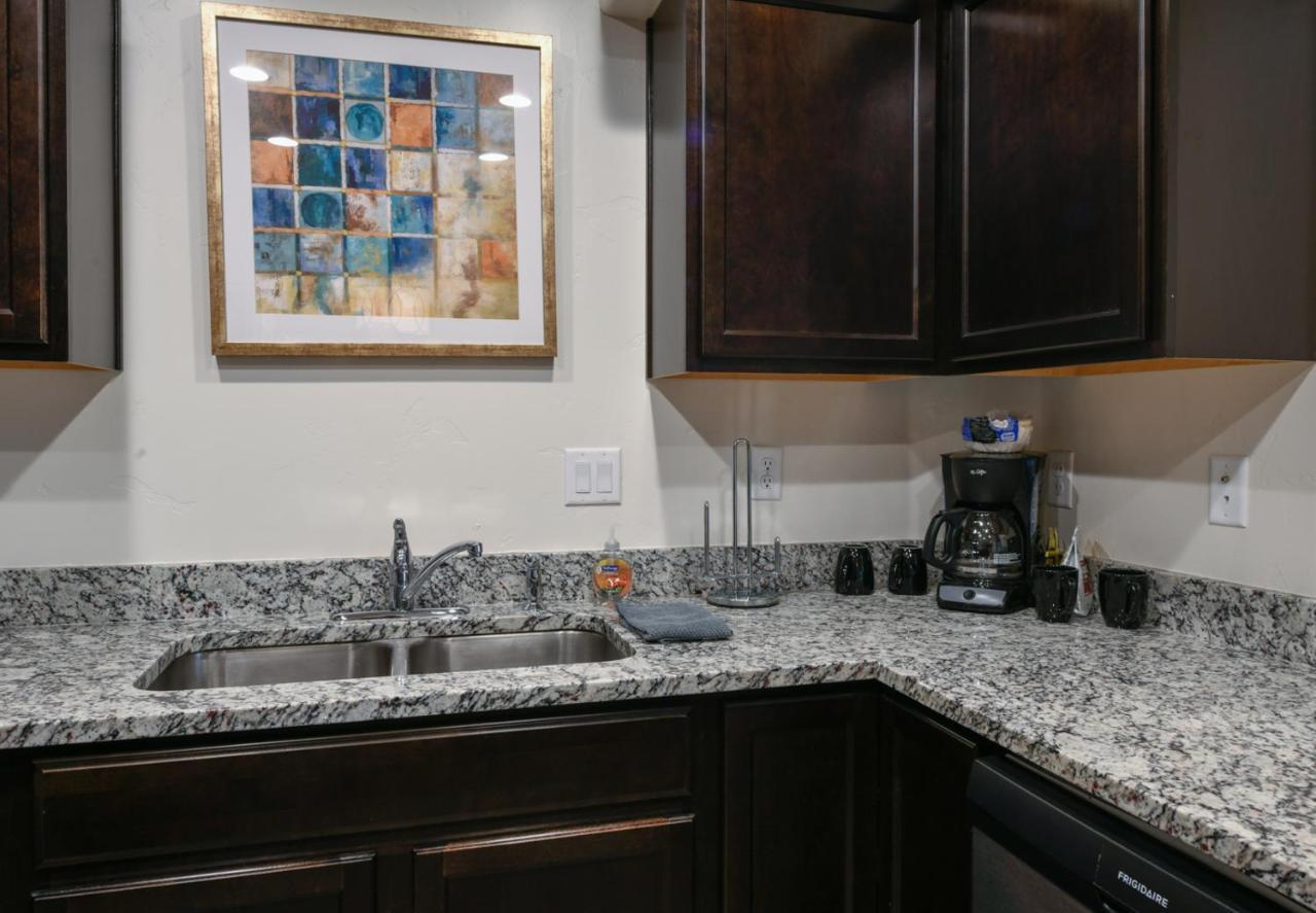 Moab Redcliff Condos Dean Re Zewnętrze zdjęcie
